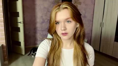 Snapshot of ava_sweetie chatting on 07.27.26 Lover online show from 07.27.26