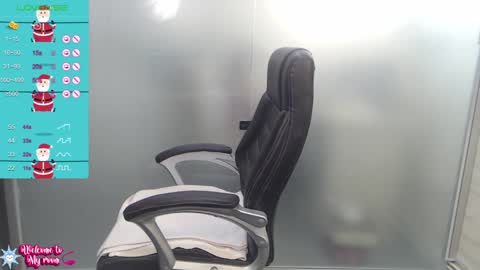 Snapshot of avablue_ chatting on 12.21.24 online show from 12.21.24