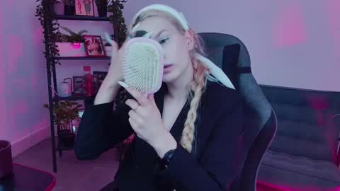 Snapshot of avadaviis chatting on 09.09.25 Ava nonude online show from 09.09.25