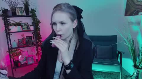 Snapshot of avadaviis chatting on 09.24.25 Ava nonude online show from 09.24.25