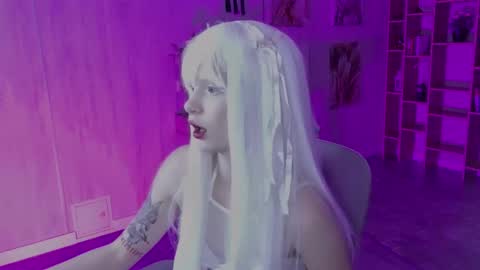 Snapshot of avadaviis chatting on 10.12.25 Ava nonude online show from 10.12.25