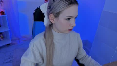 Snapshot of avadaviis chatting on 11.05.25 Ava nonude online show from 11.05.25