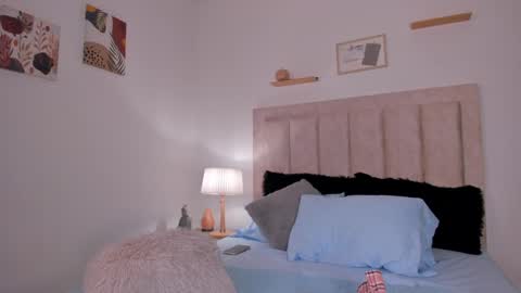 Snapshot of avaline_blanc chatting on 01.25.25 Avaline Help me reach 100 likes TRANSMISSION EVERY DAY FROM 39 PM online show from 01.25.25