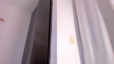 Snapshot of avaline_blanc chatting on 02.05.25 Avaline Help me reach 100 likes TRANSMISSION EVERY DAY FROM 39 PM online show from 02.05.25