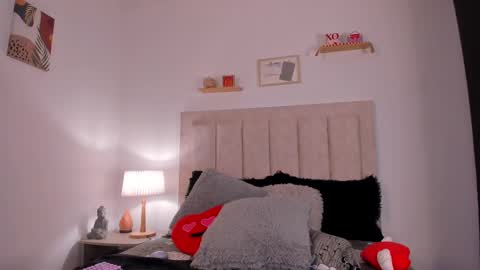 Snapshot of avaline_blanc chatting on 02.25.25 Avaline Help me reach 100 likes TRANSMISSION EVERY DAY FROM 39 PM online show from 02.25.25