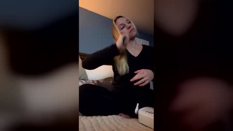 Snapshot of avarosefit chatting on 02.04.26 Ava Rose online show from 02.04.26