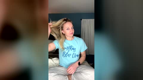 Snapshot of avarosefit chatting on 02.10.26 Ava Rose online show from 02.10.26