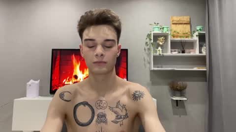 Snapshot of avegothy chatting on 01.03.25 gothy 3 online show from 01.03.25