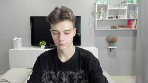 Snapshot of avegothy chatting on 01.31.25 gothy 3 online show from 01.31.25