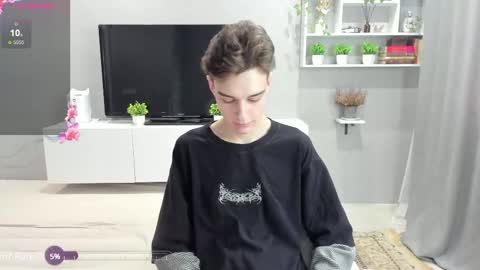 Snapshot of avegothy chatting on 02.17.25 gothy 3 online show from 02.17.25