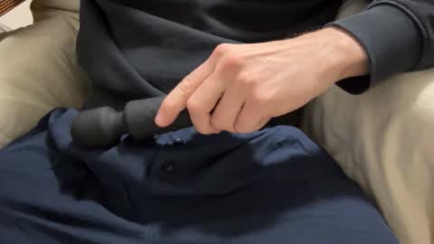 Snapshot of averageddaniel chatting on 10.05.25 averageddaniel online show from 10.05.25