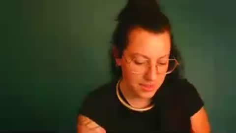 averagewifey online show from 07.28.26