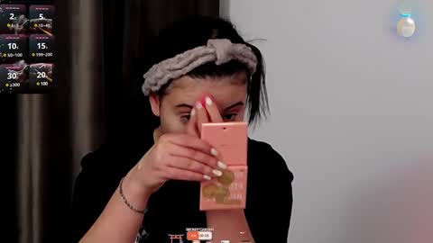 AveryWillow online show from 01.12.25