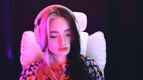 Avriel online show from 02.06.25