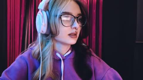 Avriel online show from 03.04.25