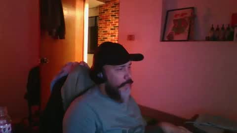 Snapshot of avidruiz87 chatting on 11.26.25 Dark r0k3r online show from 11.26.25