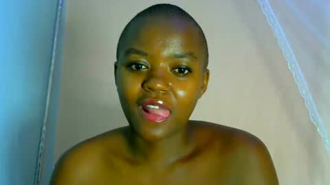 Snapshot of avril254 chatting on 02.24.25 avril254 online show from 02.24.25