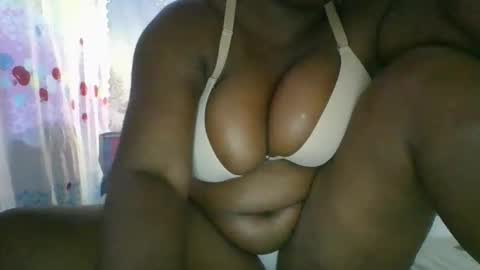 Snapshot of avril254 chatting on 09.21.25 avril254 online show from 09.21.25