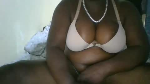 Snapshot of avril254 chatting on 10.19.25 avril254 online show from 10.19.25