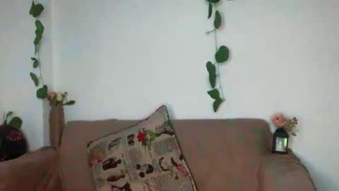 Avril online show from 02.14.25