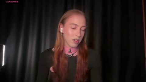 avril_pearly_ online show from 07.27.26