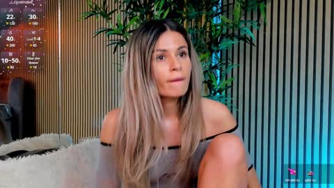 AVRILL CYRUX online show from 01.28.25