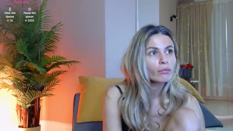 AVRILL CYRUX online show from 01.14.26