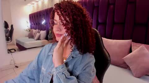 Avril  online show from 12.15.25