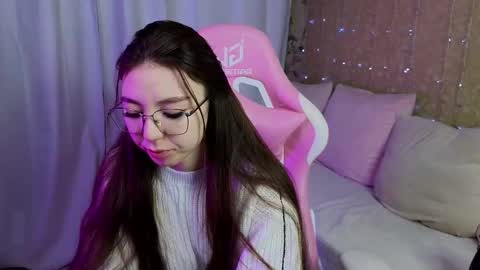 Snapshot of avy_ chatting on 01.09.26 Avy online show from 01.09.26