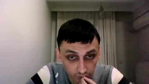 Snapshot of awesenheit chatting on 01.20.25 awesenheit online show from 01.20.25