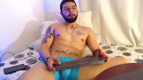 Snapshot of axel_7070 chatting on 05.16.26 Independiente Model online show from 05.16.26