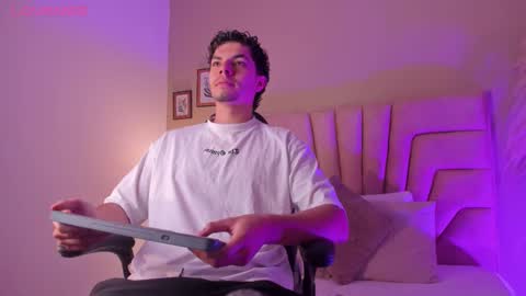 Snapshot of axel_creed chatting on 03.02.26 Yooung King online show from 03.02.26