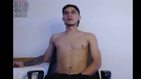 Snapshot of axel_davis_ chatting on 10.22.25 axel davis  online show from 10.22.25