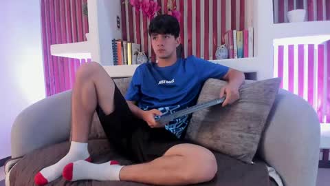 Snapshot of axel_draven chatting on 04.29.26 axel_draven online show from 04.29.26