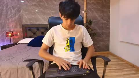 Snapshot of axel_draven chatting on 05.28.26 axel_draven online show from 05.28.26