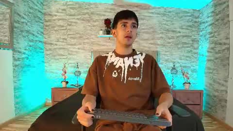 Snapshot of axel_draven chatting on 06.29.26 axel_draven online show from 06.29.26
