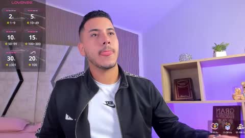 axel_grey_ online show from 03.30.26