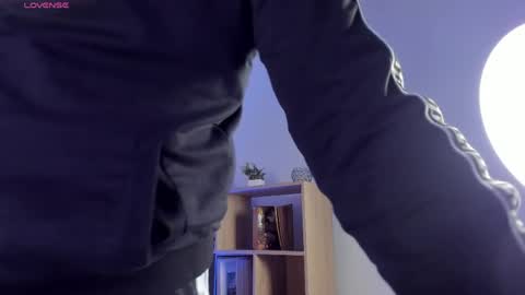 Snapshot of axel_grey_ chatting on 05.04.26 axel_grey_ online show from 05.04.26