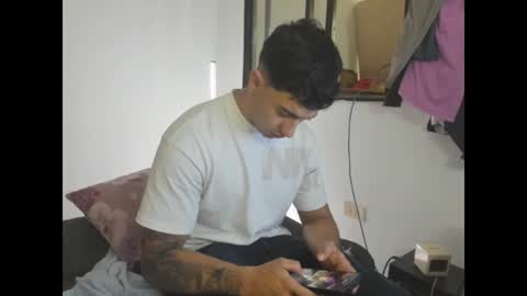 axel_hendrick online show from 07.04.26