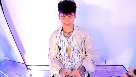 Snapshot of axel_inkshade chatting on 01.12.26 Axel online show from 01.12.26