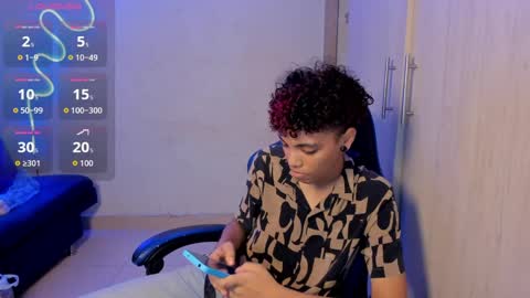 Snapshot of axel_luxxx chatting on 04.08.26 Axel online show from 04.08.26