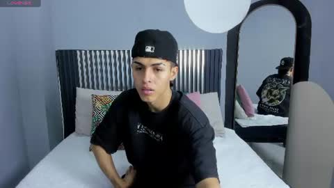 A X E L  online show from 07.04.26