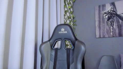 Snapshot of axel_owen chatting on 12.23.24 Axel online show from 12.23.24