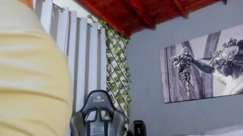 Snapshot of axel_owen chatting on 01.05.25 Axel online show from 01.05.25