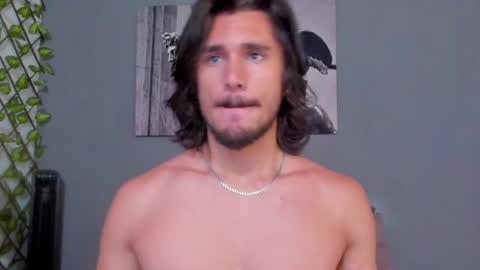 Snapshot of axel_owen chatting on 02.20.25 Axel online show from 02.20.25