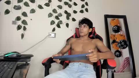 Snapshot of axel_rosse2 chatting on 10.26.25 axel_rosse2 online show from 10.26.25