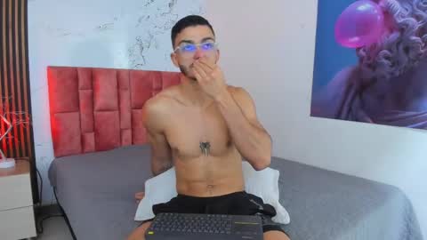 Axel  online show from 12.06.24