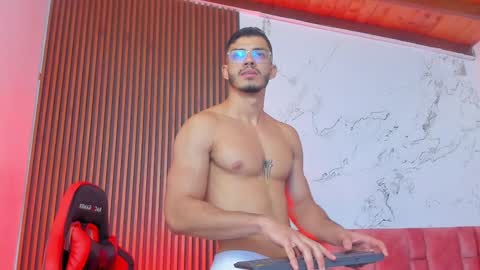 Axel  online show from 12.19.24