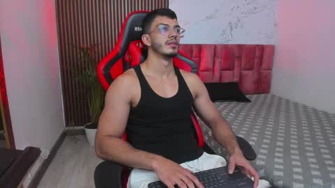 Axel  online show from 01.08.25