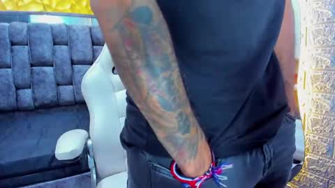 Axell Cross2 online show from 02.01.25